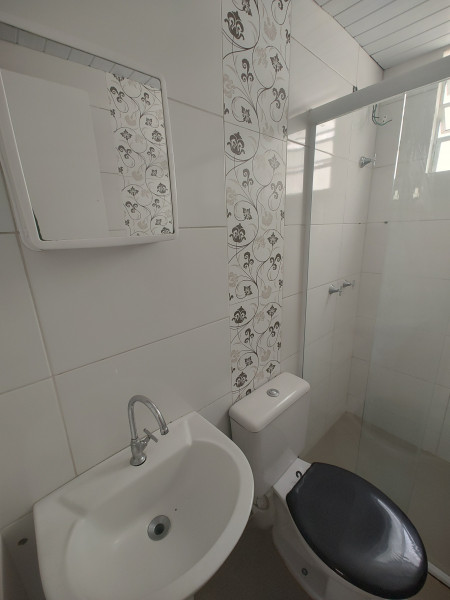 Apartamento para alugar Cachoeira com 44m² e 2 quartos por R$ 1.350 - 691888305-16-banheiro-3.jpg