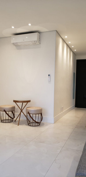 Apartamento à venda Bela Vista com 74m² e 2 quartos por R$ 1.250.000 - 2024372061-sala-de-estar-vista-para-entrada.jpg