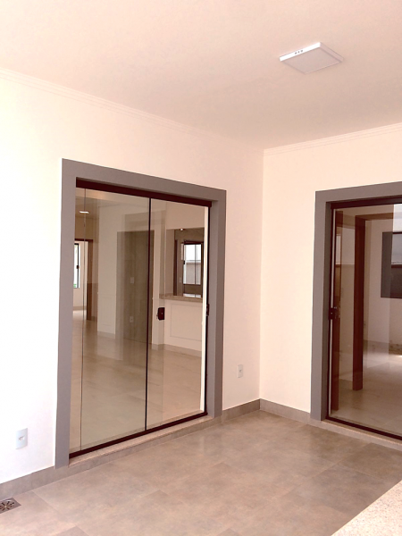 Casa de condomínio à venda Centro com 162m² e 3 quartos por R$ 780.000 - 1699378343-slide1.PNG