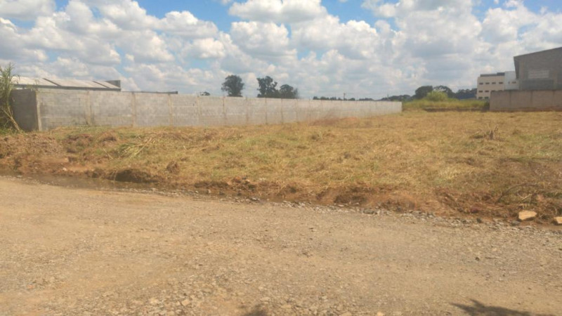 Terreno à venda Água Espraiada (Caucaia do Alto) com 2100m² e 1 quarto por R$ 750.000 - 1824446807-b29bab2d-f2e6-4b40-8958-37d042168626.jpeg