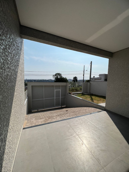 Casa à venda Cristo Rei com 112m² e 3 quartos por R$ 540.000 - 1727814937-e57c118f-6826-4117-bca5-96d98570eaf9.jpg