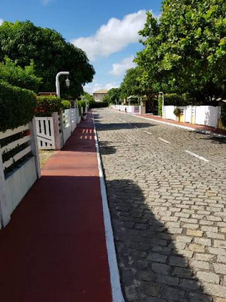 Casa de condomínio à venda Buraquinho com 180m² e 4 quartos por R$ 1.300.000 - 1079454582-6-rua.jpg