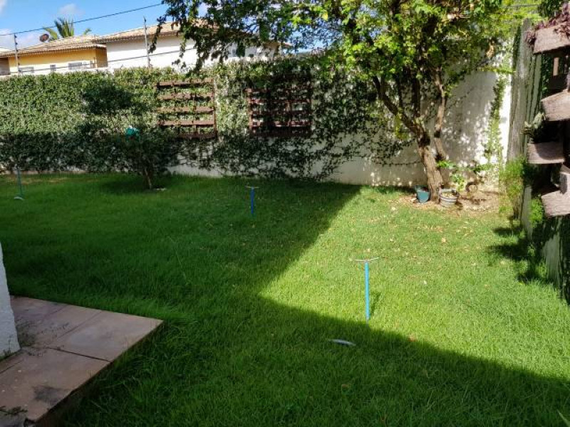 Casa de condomínio à venda Buraquinho com 180m² e 4 quartos por R$ 1.300.000 - 1988154197-7-quintal1.jpg