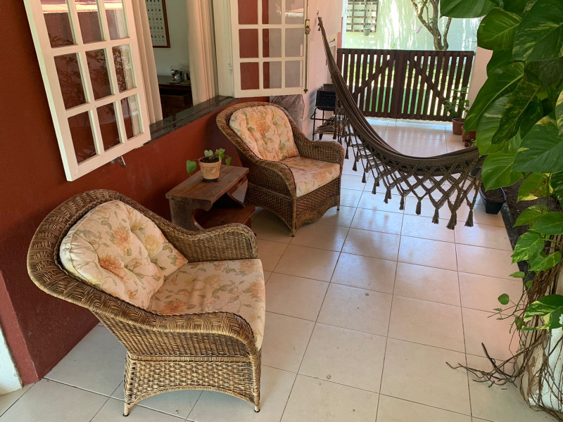 Casa de condomínio à venda Buraquinho com 180m² e 4 quartos por R$ 1.300.000 - 617293080-8-varanda.jpg