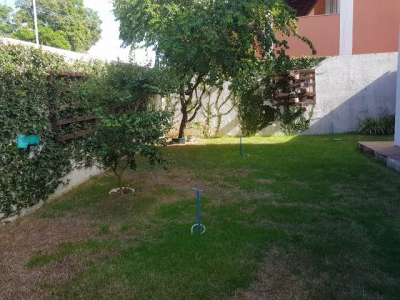 Casa de condomínio à venda Buraquinho com 180m² e 4 quartos por R$ 1.300.000 - 798253647-7-quintal3.jpg