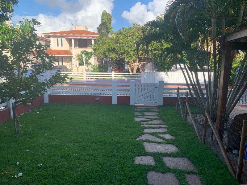 Casa de condomínio à venda Buraquinho com 180m² e 4 quartos por R$ 1.300.000 - 992230590-4-verde-frente.jpg