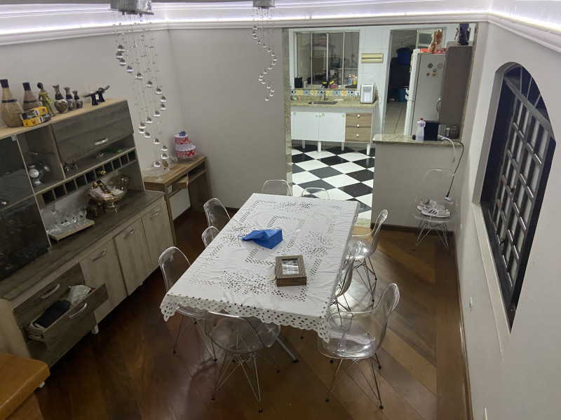 Casa à venda Vila Yolanda com 320m² e 3 quartos por R$ 980.000 - 1352164622-92d65dee-ab43-46a6-a6d1-859de15c8101.jpeg