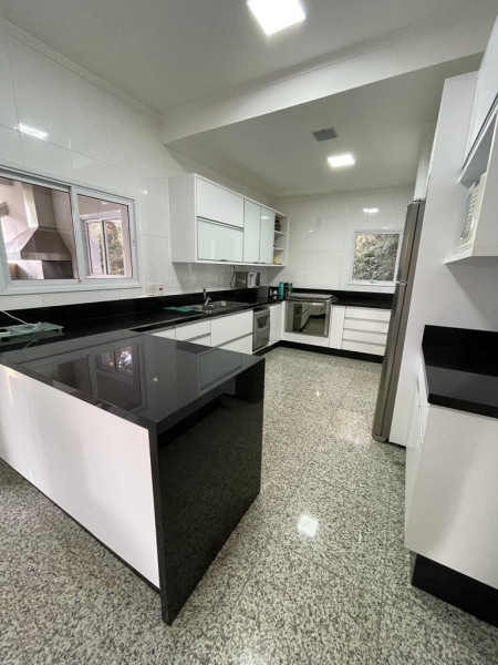 Casa de condomínio à venda Centro com 460m² e 5 quartos por R$ 4.800.000 - 1737145271-cozinha-3.jpeg