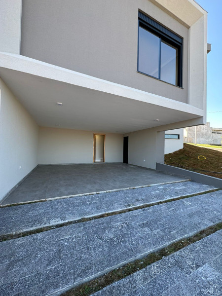 Casa de condomínio à venda Centro com 224m² e 3 quartos por R$ 1.499.000 - 514352234-18-garagem-casa-araguari-frente.jpeg