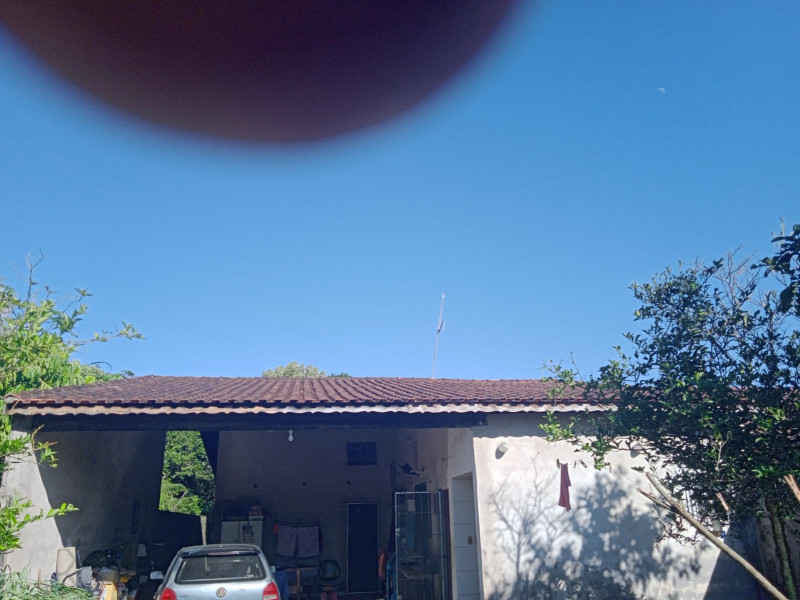 Casa à venda Jardim Regina com 360m² e 2 quartos por R$ 300.000 - 1226965206-imagem-telhado-e-fachada.jpg