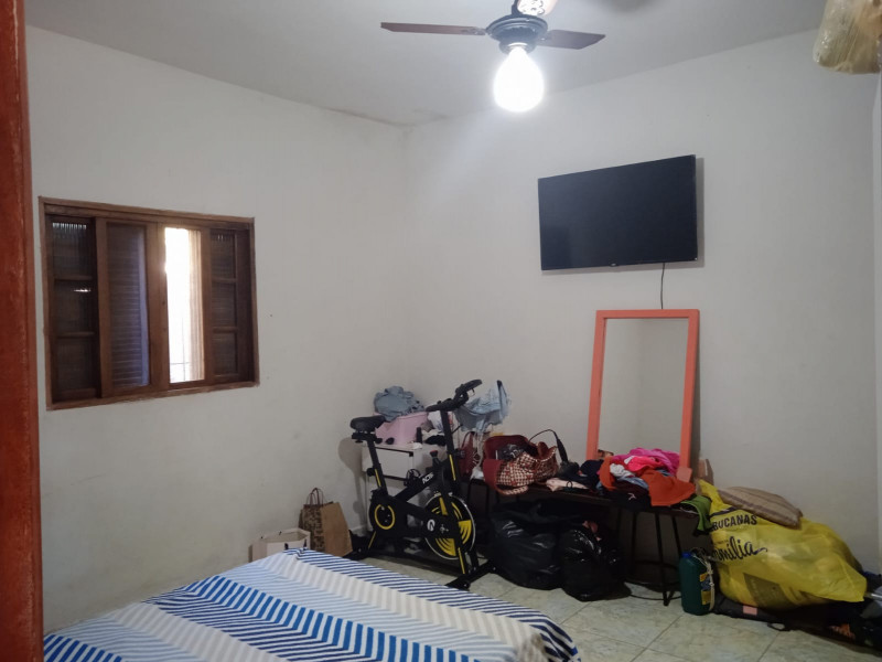 Casa à venda Jardim Regina com 360m² e 2 quartos por R$ 300.000 - 1680175351-dormitorio-2.jpg