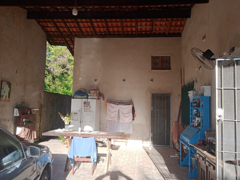 Casa à venda Jardim Regina com 360m² e 2 quartos por R$ 300.000 - 35320949-area-central.jpg