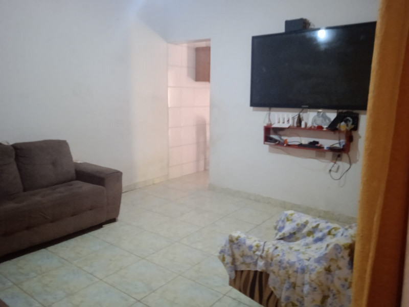 Casa à venda Jardim Regina com 360m² e 2 quartos por R$ 300.000 - 915243310-sala-2.jpg