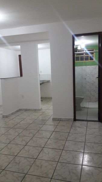 Apartamento à venda Guará II com 42m² e 1 quarto por R$ 115.000 - 838886240-cozinha-sala-e-banheiro.jpeg