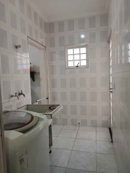 Casa de condomínio à venda Lenheiro com 190m² e 3 quartos por R$ 850.000 - 1305110152-lavanderia.jpg
