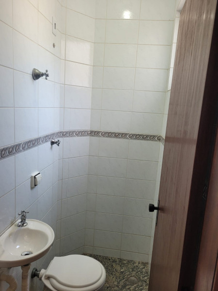 Cobertura à venda São Luiz com 182m² e 4 quartos por R$ 749.900 - 1099644026-banho-servico.jpg