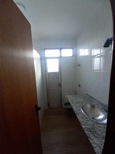 Cobertura à venda São Luiz com 182m² e 4 quartos por R$ 749.900 - 849682941-banho-suite-2o-andar.jpg