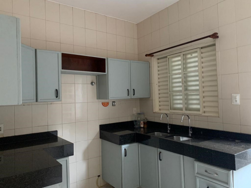 Casa à venda Santa Efigênia com 240m² e 5 quartos por R$ 660.000 - 2141399075-f4.jpg