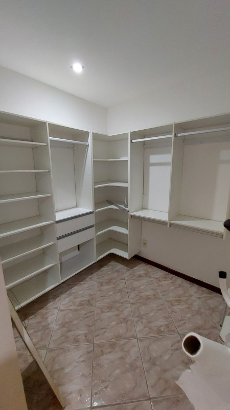 Casa de condomínio à venda Taquara com 220m² e 4 quartos por R$ 550.000 - 1888176314-14-lig-quarto2-sup-iii-closet.jpg