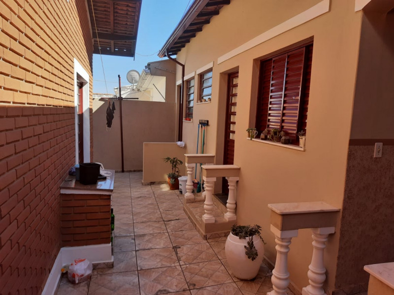 Casa à venda Vila Georgina com 250m² e 3 quartos por R$ 570.000 - 1604269442-425e92d6-02ec-492f-a039-0a4fe4e60bc7.jpg