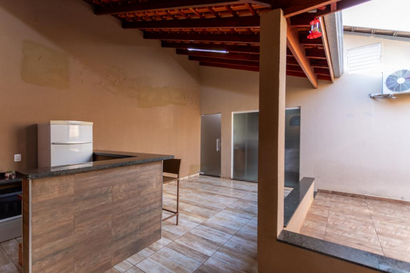 Casa à venda Centro com 160m² e 2 quartos por R$ 310.000 - 1570115237-photo-2023-10-04-11-19-58-16.jpg