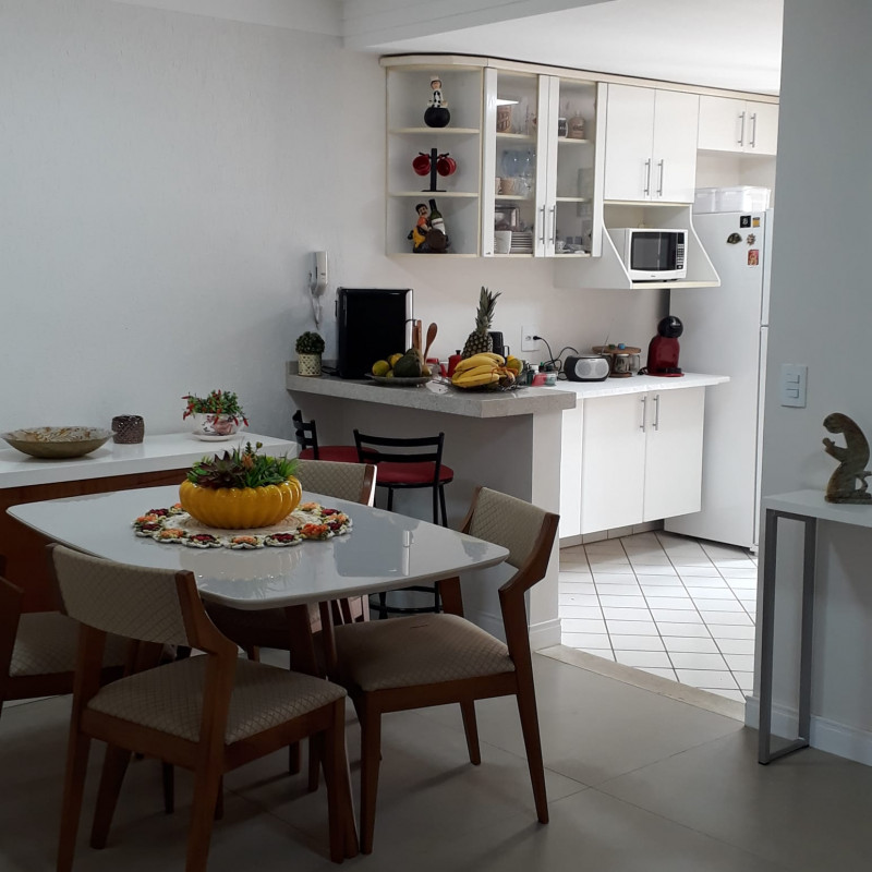 Casa de condomínio à venda Loteamento Residencial Vila Bella com 123m² e 3 quartos por R$ 1.070.000 - 1359648078-b-sala-jantar-e-coz.jpg