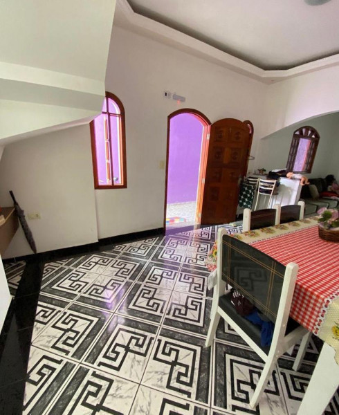 Casa à venda Jardim das Cerejeiras com 220m² e 3 quartos por R$ 60 - 1087297570-4487e691-7106-489d-b063-8d4fcaa0feff.jpeg