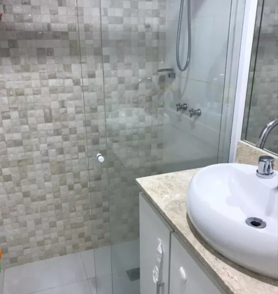 Apartamento à venda Tijuca com 67m² e 2 quartos por R$ 665.000 - 1558964294-banheiro-social1.PNG