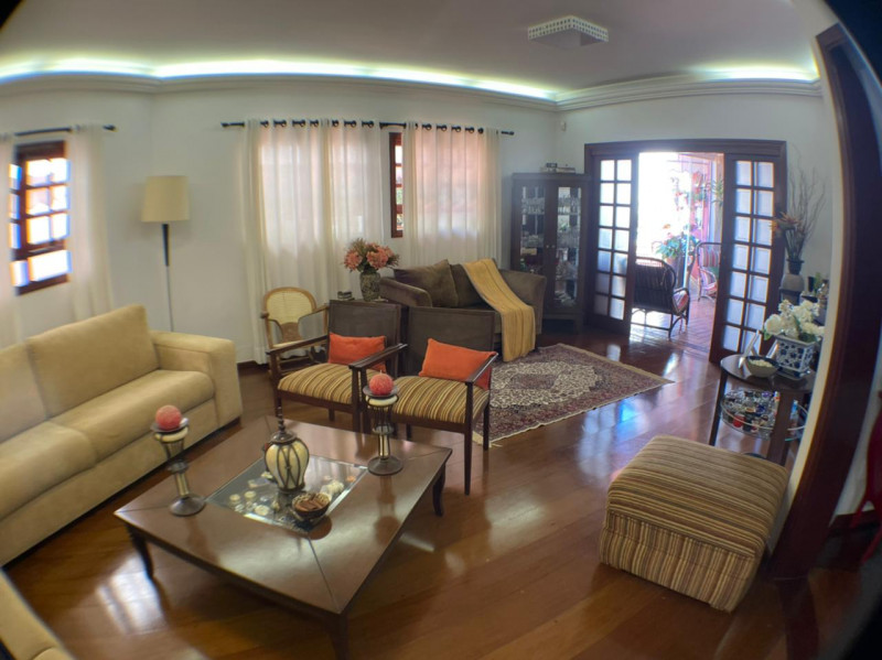 Casa à venda Jardim São Carlos com 263m² e 3 quartos por R$ 1.850.000 - 1273020429-64f4e1f6-1fb3-4f08-adea-bf4660cd6f6d.jpeg