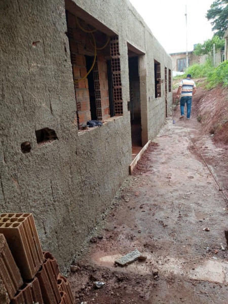 Terreno à venda Pouso Alegre  com 281m² e 1 quarto por R$ 100.000 - 2112726202-363b817f-9a95-4e94-82d9-be335dcc4bc7.jpeg