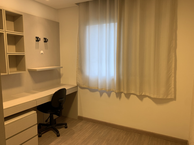 Apartamento à venda Alphaville Conde II com 107m² e 3 quartos por R$ 1.350.000 - 400253206-012d-foto-quarto-escritorio.JPG