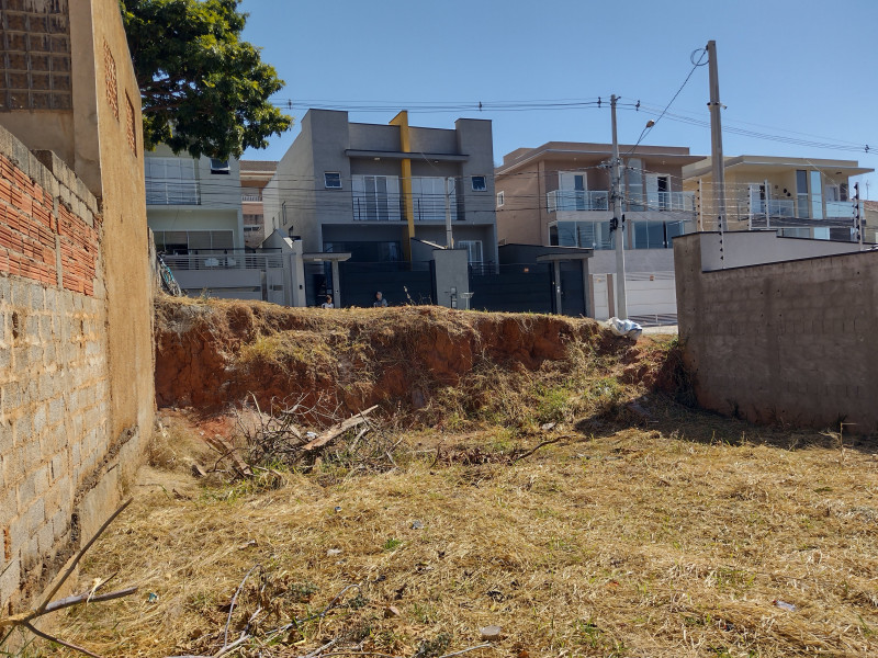 Terreno à venda Jardim Maristela com 26150m² e 1 quarto por R$ 399 - 316105537-7-rua-tranquilo-luiz-rosa-599-jd-maristela-fundos-a-frente.jpg
