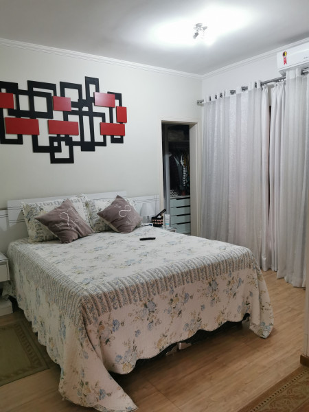 Casa à venda Vila Galvão com 220m² e 4 quartos por R$ 1.300.000 - 356002483-9bd8b1ed-dec1-4819-be2b-f044cca1cfa0.jpeg