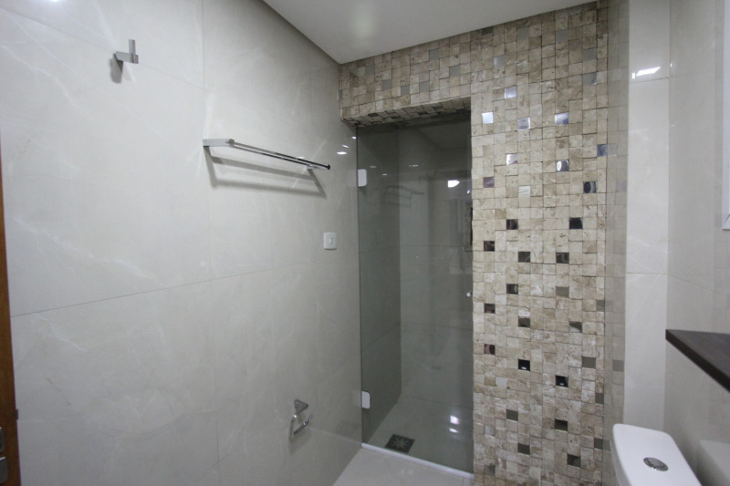 Apartamento à venda Vila Bertioga com 60m² e 2 quartos por R$ 550.000 - 1135706903-banheiro1-2.JPG