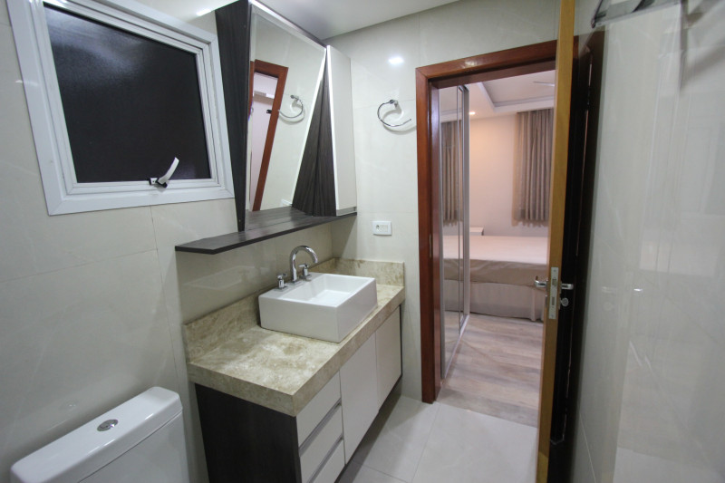 Apartamento à venda Vila Bertioga com 60m² e 2 quartos por R$ 550.000 - 1763705991-banheiro1-4.JPG