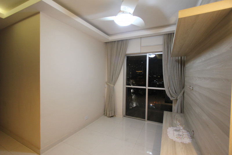 Apartamento à venda Vila Bertioga com 60m² e 2 quartos por R$ 550.000 - 1952093850-sala-1.JPG