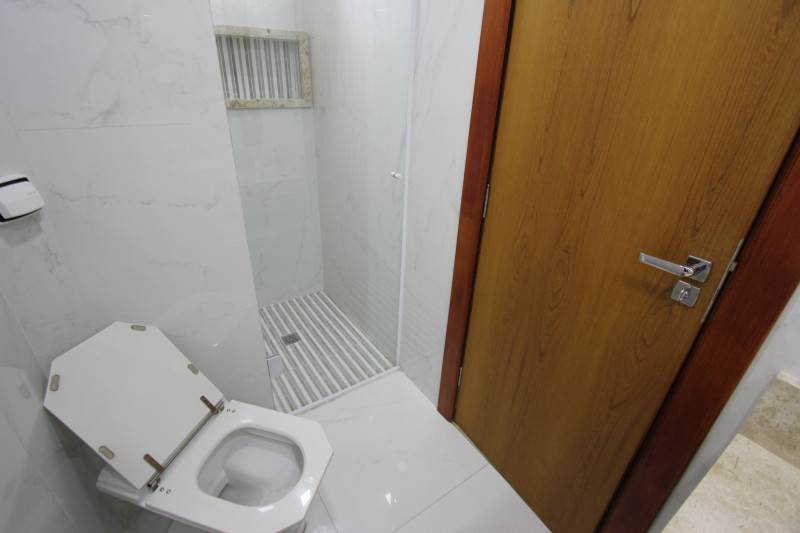 Apartamento à venda Vila Bertioga com 60m² e 2 quartos por R$ 550.000 - 900504387-banheiro2-1.JPG