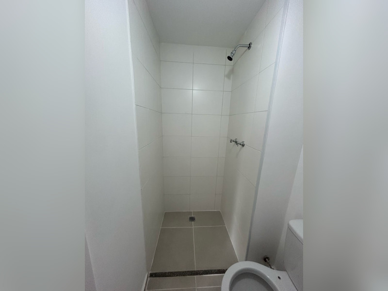 Apartamento à venda Barra Funda com 41m² e 2 quartos por R$ 400.000 - banheiro.jpg