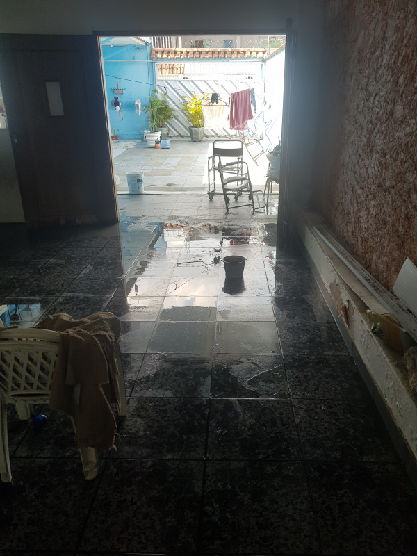 Casa à venda Parque 10 de Novembro com 308m² e 2 quartos por R$ 400.000 - 109929641-20231004-140329.jpg