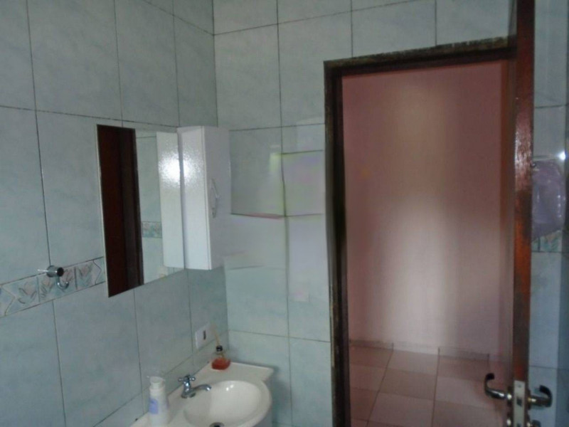 Casa à venda Chácara Santa Maria com 293m² e 6 quartos por R$ 550.000 - 1054858031-cs2banheiro-1.jpg