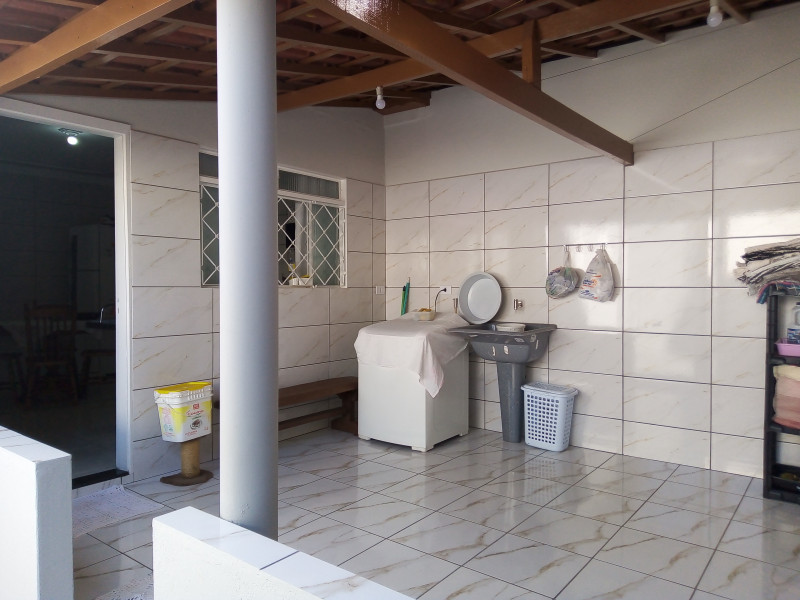Casa à venda Centro com 250m² e 2 quartos por R$ 380 - 1781099385-img-20230811-105431-283.jpg