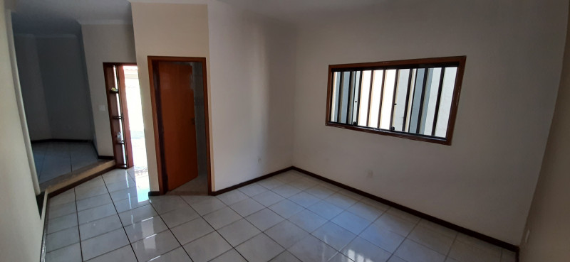 Casa à venda Jardim Astro com 180m² e 3 quartos por R$ 850.000 - 897649198-foto-astro-13.jpg