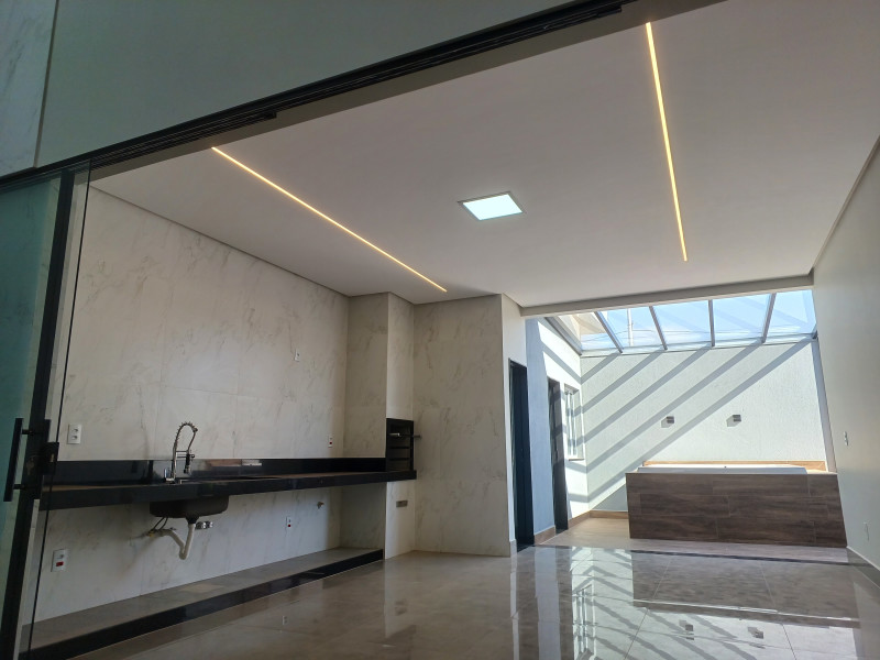 Casa à venda Centro com 241m² e 3 quartos por R$ 1.150.000 - 20230712-143713-2.jpg