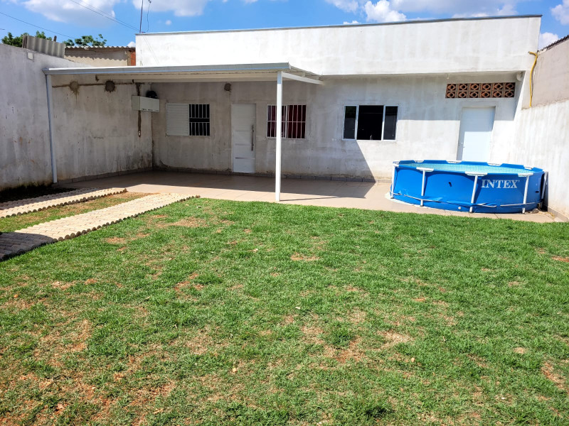 Casa à venda Centro com 253m² e 3 quartos por R$ 300 - 1109713415-frente-casa-quintal.jpeg