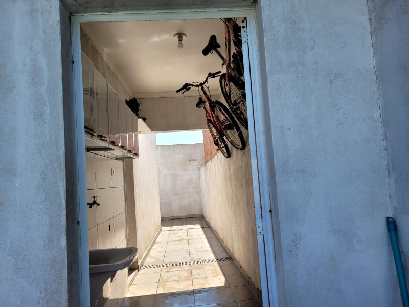 Casa à venda Centro com 253m² e 3 quartos por R$ 300 - 1365863028-lavanderia.jpeg