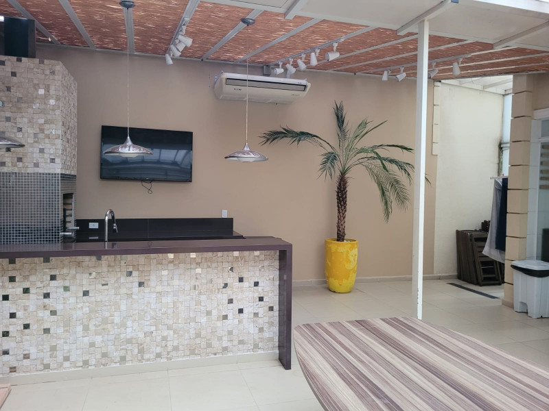 Casa de condomínio à venda Portal dos Gramados com 228m² e 3 quartos por R$ 1.680.000 - 1245206286-foto-2.jpg