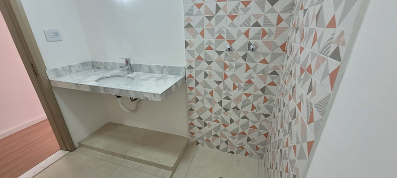 Apartamento à venda Centro com 126m² e 3 quartos por R$ 630.000 - 953767971-banheiro-social.jpg