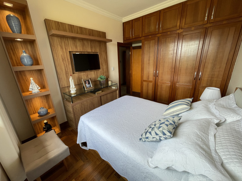 Casa à venda Centro com 308m² e 5 quartos por R$ 1.300.000 - 1118964750-img-8728.jpeg