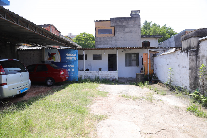 Terreno à venda Jardim Regis com 286m² e 1 quarto por R$ 380.000 - 1539838206-img-1214.JPG