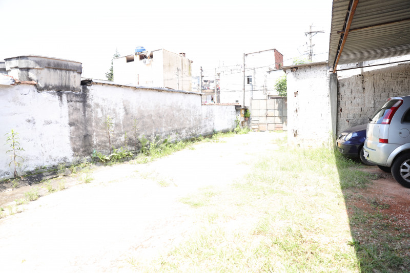 Terreno à venda Jardim Regis com 286m² e 1 quarto por R$ 380.000 - 441920828-img-1221.JPG